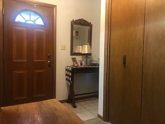 3rd image of 201 W Maloney Drive