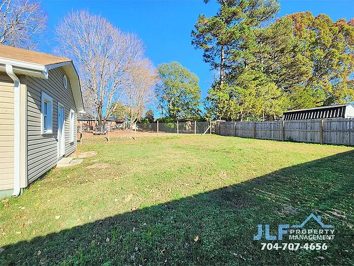 507 S Vance St — Photo 16