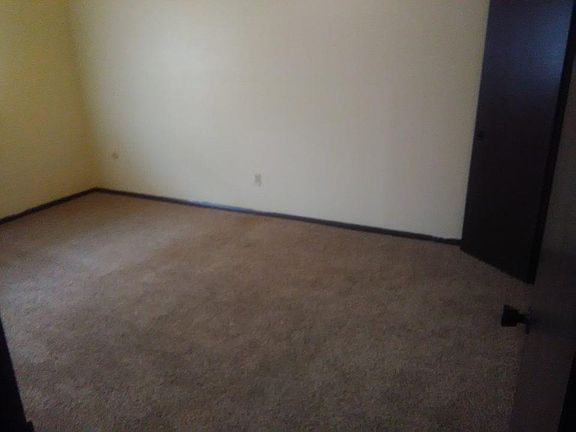 2nd image of 4309 Vfw Dr #11