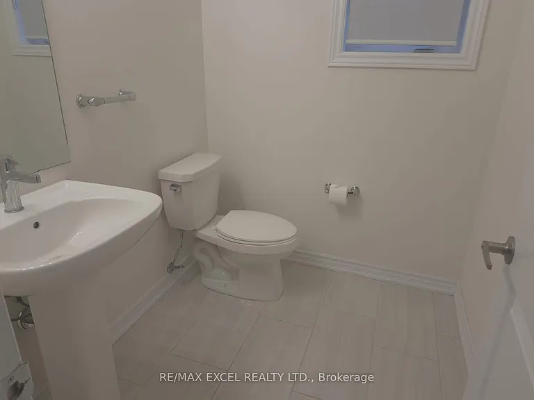 42 Simona Ave — Photo 11