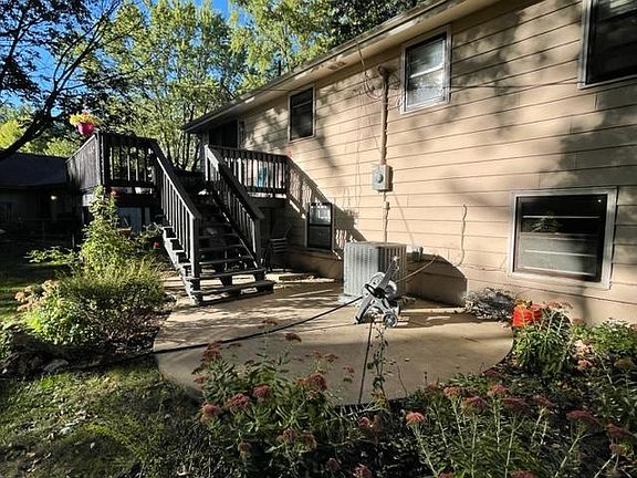 3rd image of 906 NW 11th St
