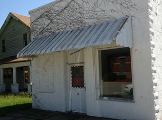 4 N Pearl St, Knox, IN 46534