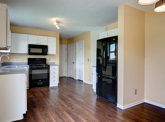 3rd image of 5376 Pocono Dr