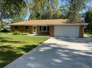 6804 S 111th St, Franklin, WI 53132