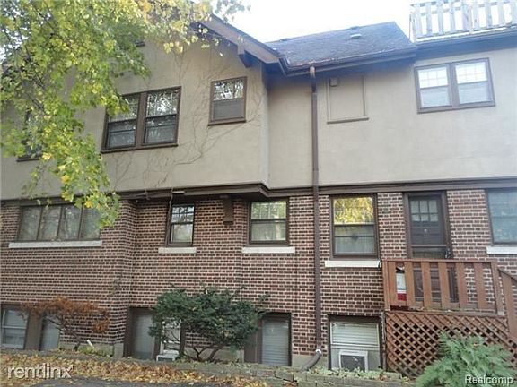 4th image of 1052 Baldwin Ave #B2