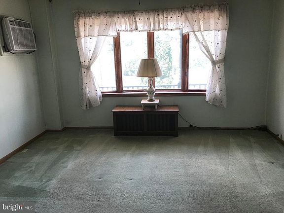 2nd image of 264 W Savory St