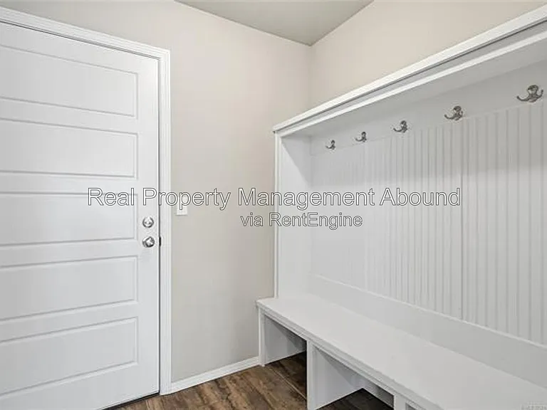 3706 S 13th Pl — Photo 16