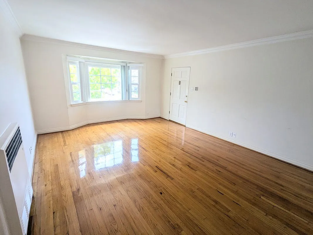 1 bed, 1.0 bath, 700 sqft, $2,095 — Photo 1