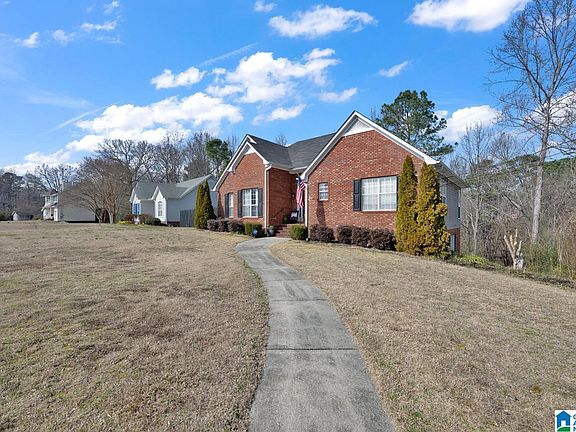 4th image of 912 Spring Hollow Cir