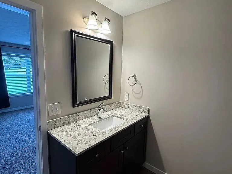 5085 Liberty Dr — Photo 17