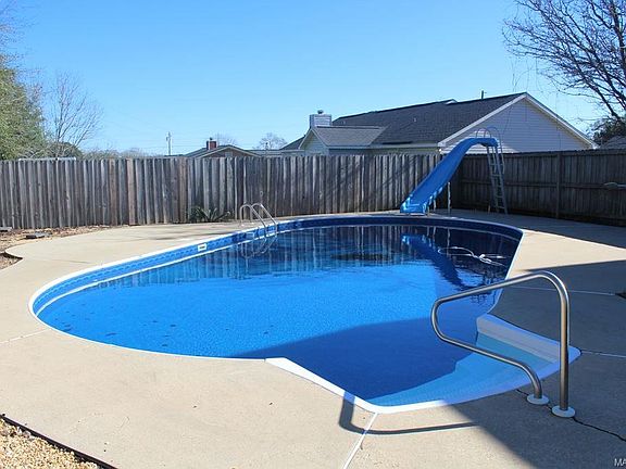 2nd image of 106 Courtland Dr