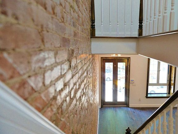 3rd image of 436 Marion St APT 2