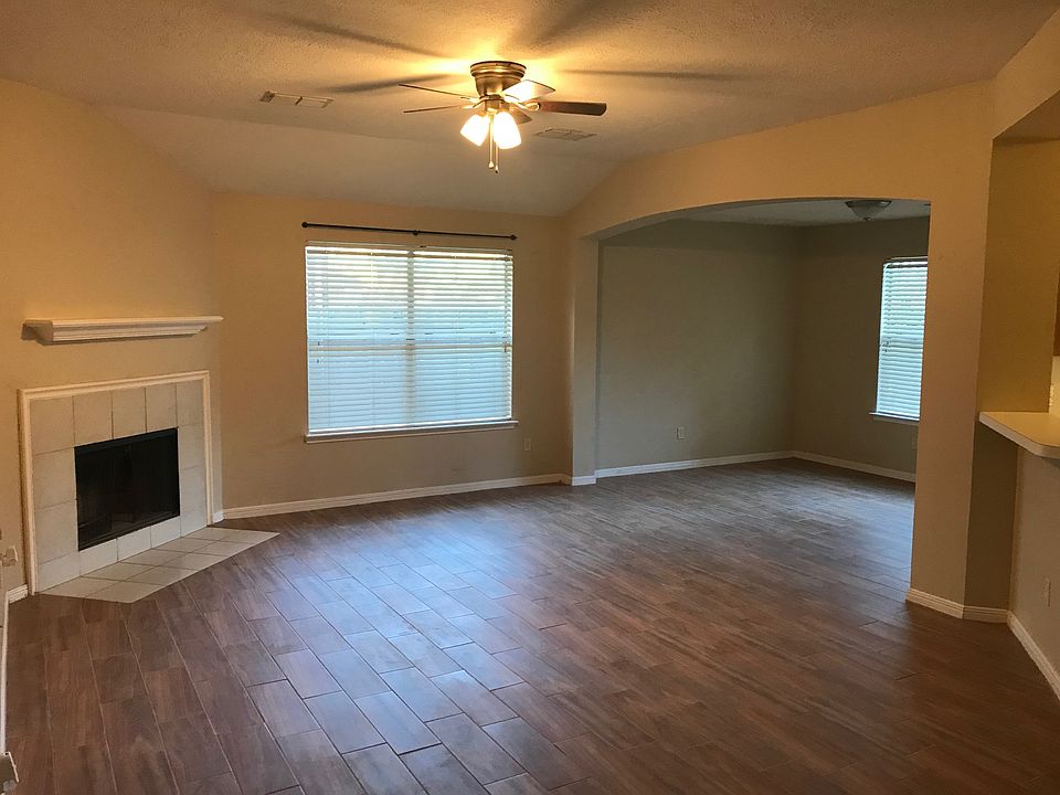 1st image of 3822 Cyril Dr