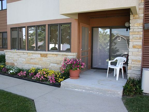 Ground level patio, very sunny