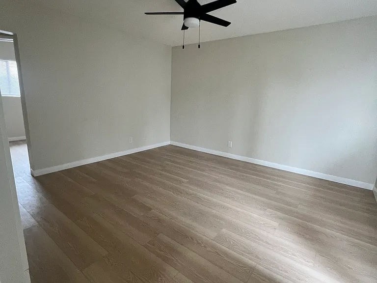 861 N Washington Pl #2 — Photo 3