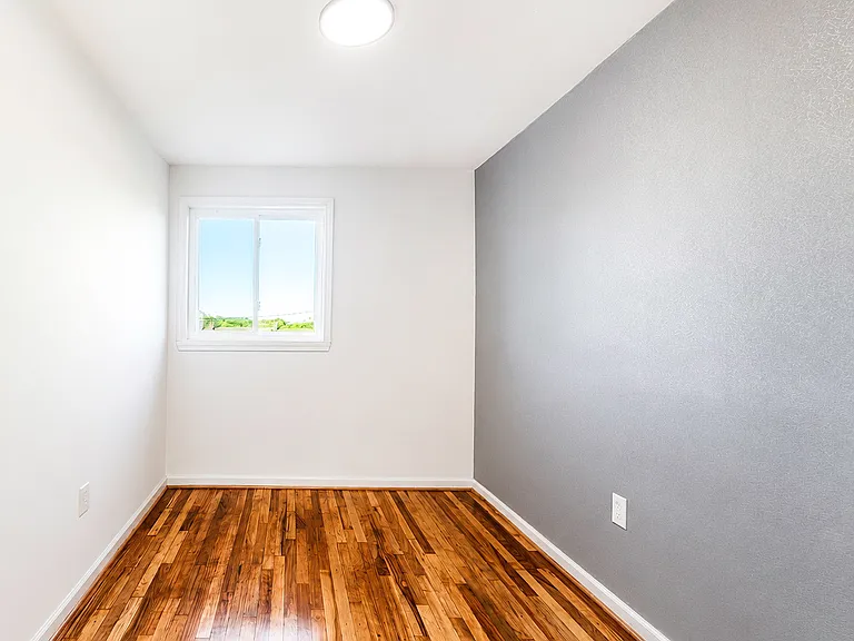 5729 Denwood Ave — Photo 18