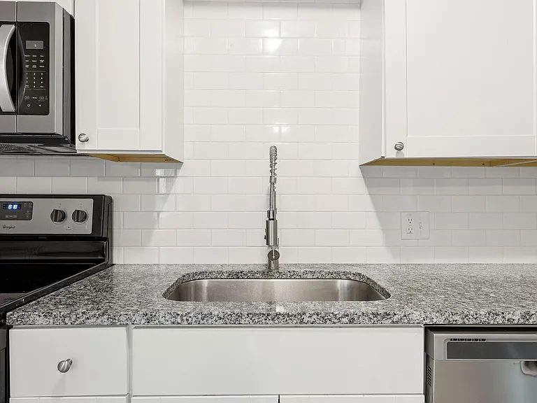 11407 Winchester Ave — Photo 8