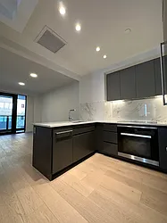 300 West 30th Street, #5D