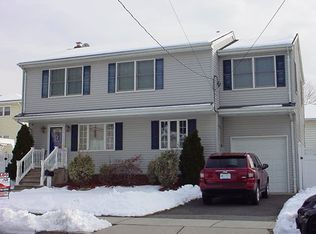 23 Spruce St, Elmwood Park, NJ 07407