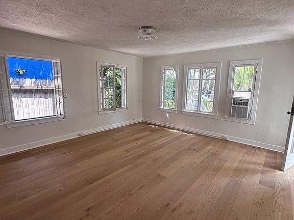 4th image of 853 N Sierra Bonita Ave #855