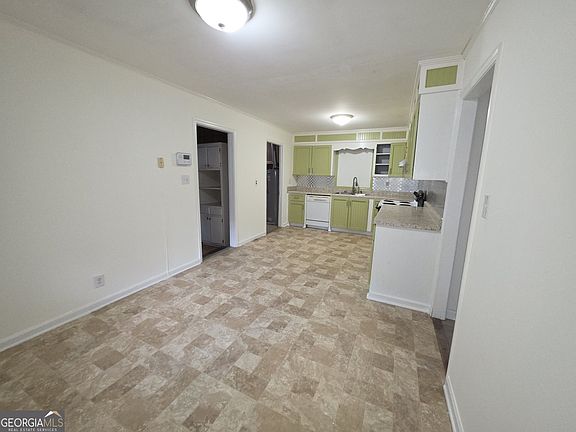 5th image of 2409 River Ridge Rd NE