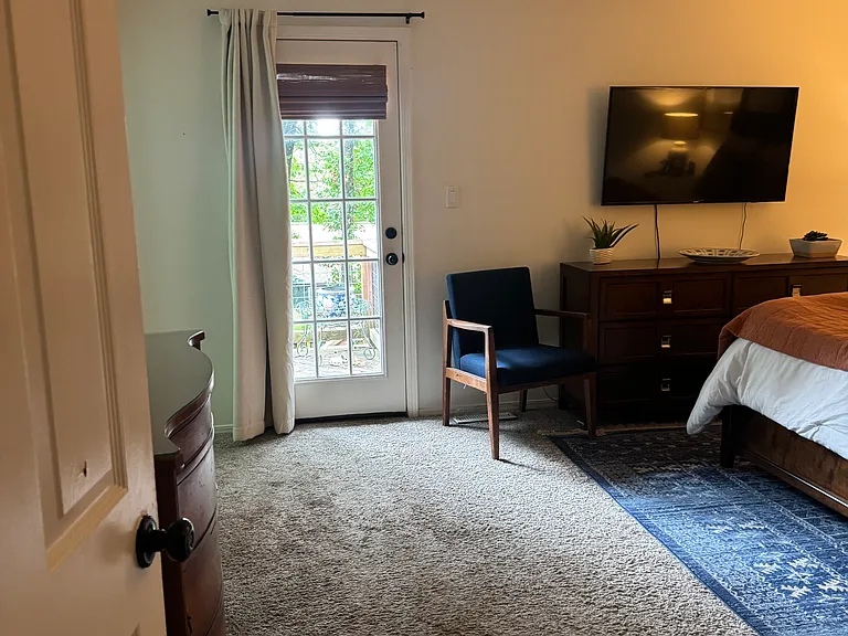 3171 N Katherine Ave — Photo 4