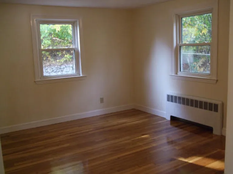 49 Pheasant St — Photo 5