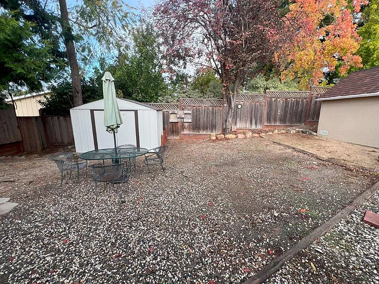 17440 Almond Rd — Photo 9