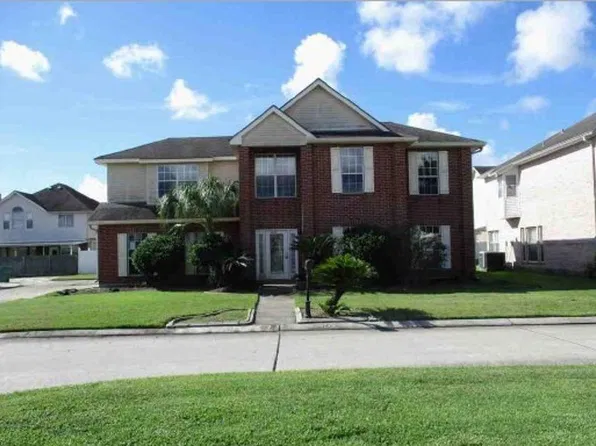 1232 N Wyndham Dr, Gretna, LA 70056