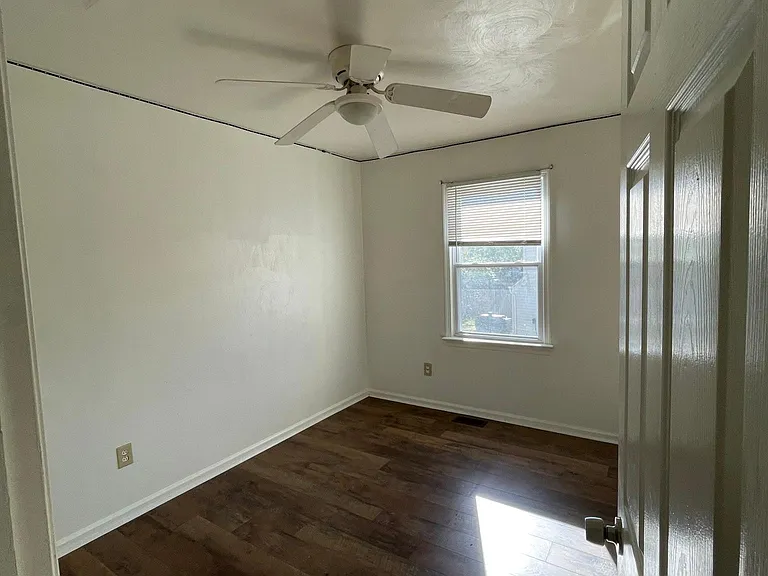 1521 Jameson Dr — Photo 5