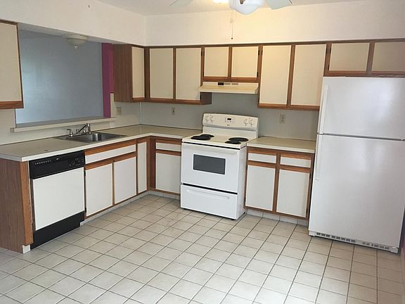 2nd image of 24 Blueridge Dr APT K5