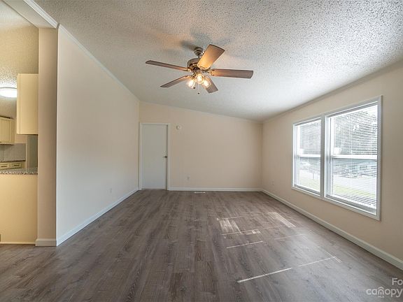 5th image of 1009 Cass St #3