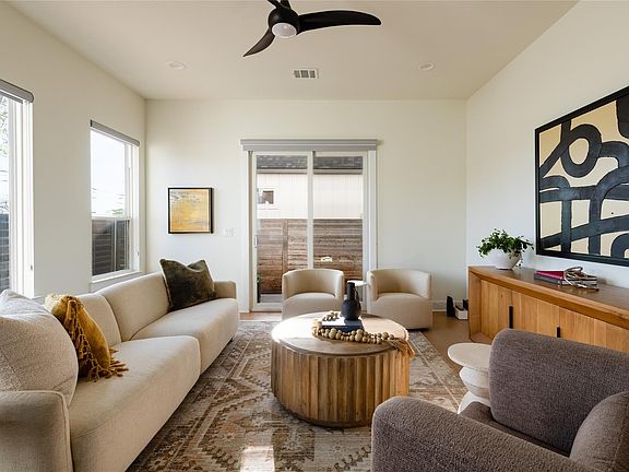 5th image of 709 W Saint Elmo Rd #1