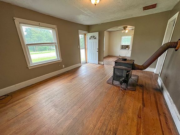 2nd image of 20857 E Colonial Trail Hwy