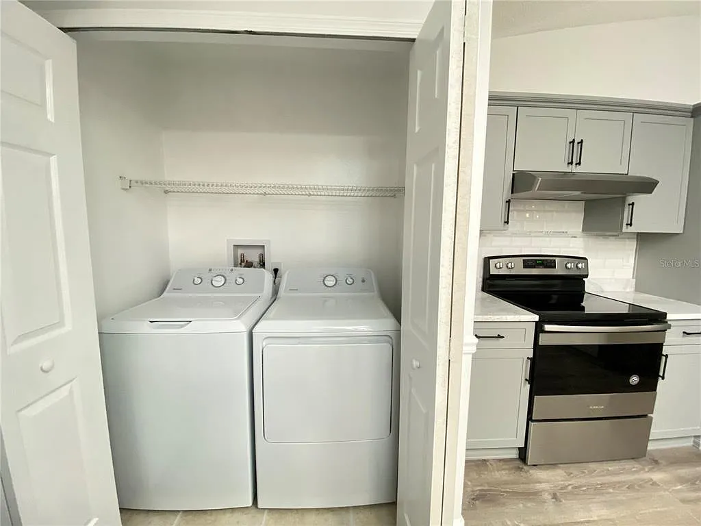 4 bed, 2.0 bath, 1416 sqft, $2,495 — Photo 4