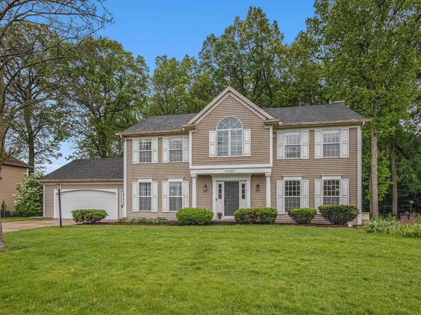 51695 Fox Pointe Ln, Granger, IN 46530