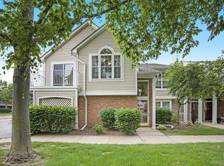 56217 Troon Dr N, Utica, MI