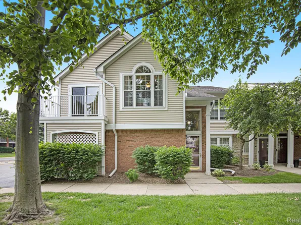 56217 Troon Dr N, Utica, MI 48316