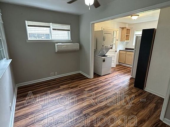 3rd image of 14 Hemlock Cir