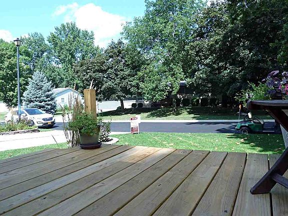 3rd image of 415 Green Acres Dr