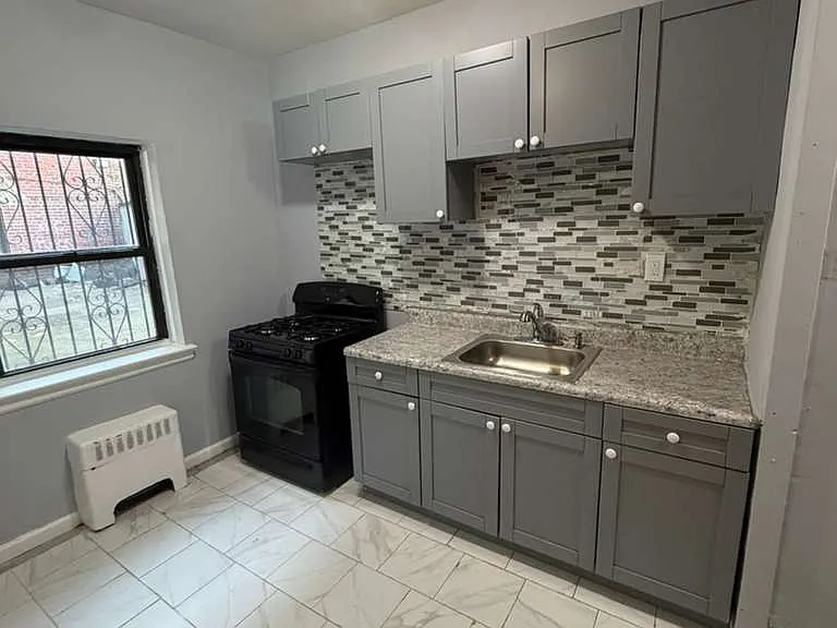 425 Mount Prospect Ave #104 — Photo 2