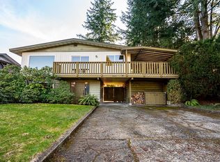 21674 Manor Ave, Maple Ridge, BC V2X 7L6