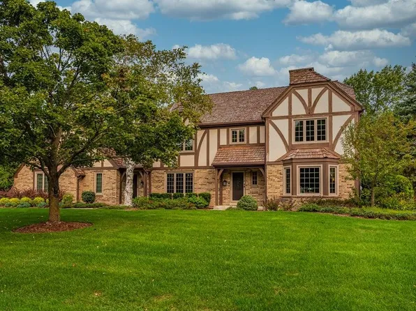 11110 N Wyngate TRACE, Mequon, WI 53092