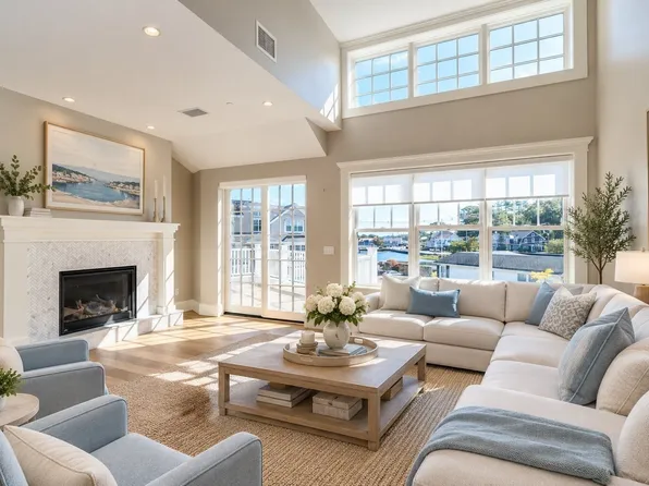 87 Elm St #321, Cohasset, MA 02025