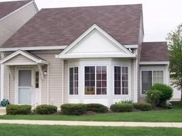 420 Hidden Creek Ln, North Aurora, IL 60542