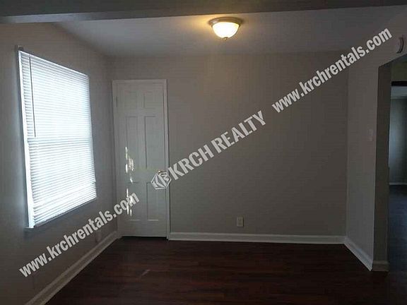 3rd image of 1229 Ashford Dr