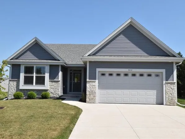 9014 Prairie Crossing DRIVE, Franksville, WI 53126