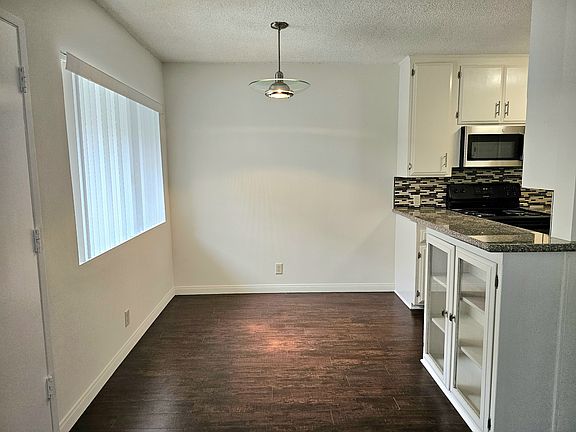 4th image of 1830 Greenfield Ave APT 12