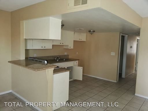 4th image of 5304 Del Gado Dr APT 1