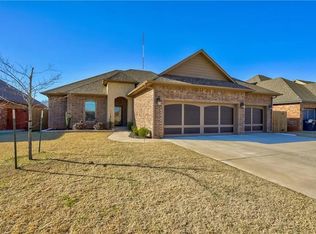 2000 NE 25th St, Moore, OK 73160